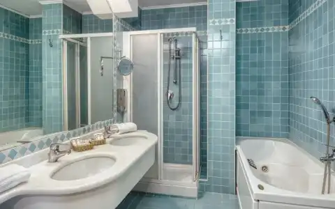 Carlton - 64