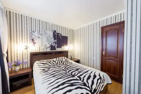 Hotel - 105
