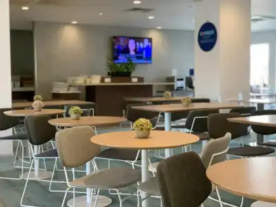 Premier Inn London Fulham - 9