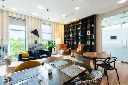 Ibis Styles Warszawa Airport - 11