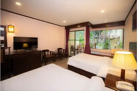 Baumanburi Patong - 100