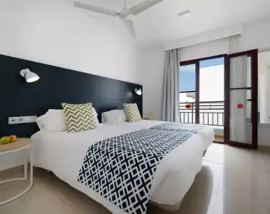 Broncemar Beach Suites - 36