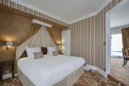 Maison Astor Paris, Curio Collection by Hilton - 13