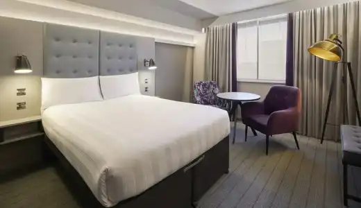 Premier Inn London Fulham - 33