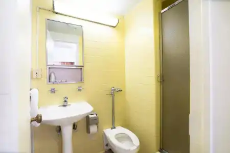 West Side YMCA Hostel - 22