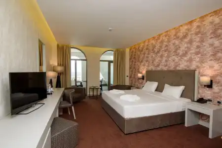The Grand Gloria - 50