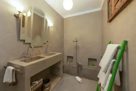 Riad Le J - 31