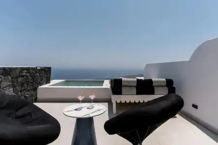 Cresanto Luxury Suites - 107