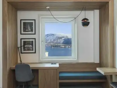 Radisson Blu, - 59