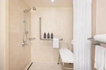Sheraton Vancouver Wall Centre - 77