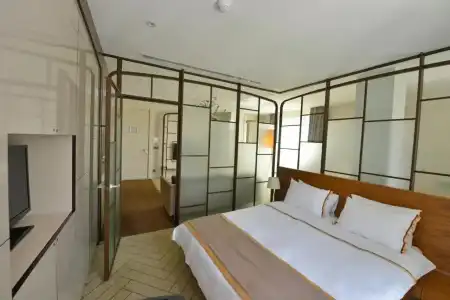 Upsuites - 58
