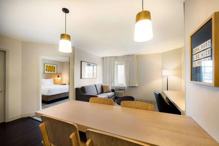 Sonesta Simply Suites Jersey City - 51