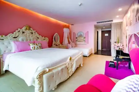 J Pattaya - 86
