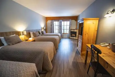 Glacier House Resort - 4