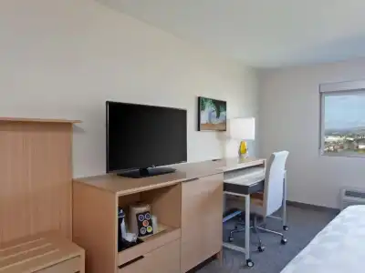 Holiday Inn Los Angeles - LAX Airport by IHG - 54