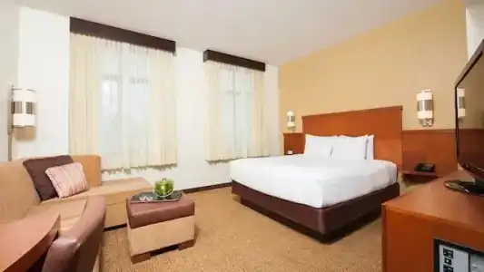 Hyatt Place Des Moines/Downtown - 21