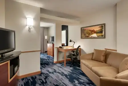Fairfield Inn & Suites by Marriott Tallahassee Central - 8