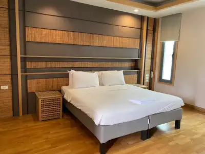 Paragon Inn - 72