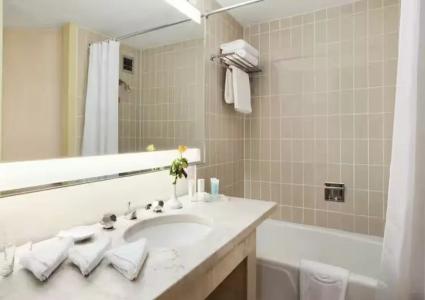 Ramses Hilton - 51