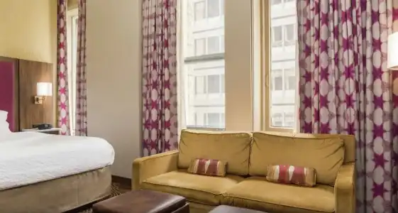 Hampton Inn Majestic Chicago Theatre District - 61