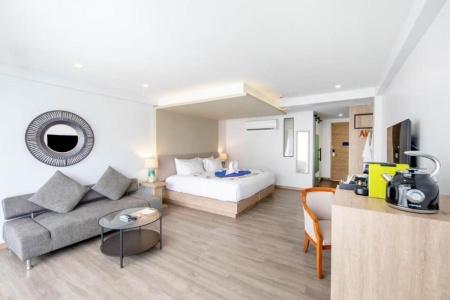 Anona Beachfront Phuket Resort - 42