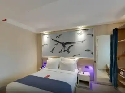 Ramada by Wyndham Old City - 30