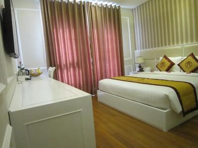 Hanoi HM Boutique - 80