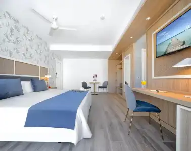 Broncemar Beach Suites - 41