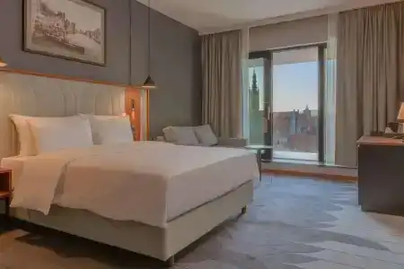 Radisson & Apartments - 85