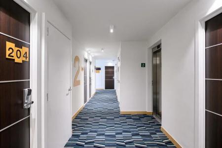 B&B Brussels Centre Gare du Midi - 16