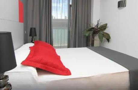 ApartFour Elements Suites - 39