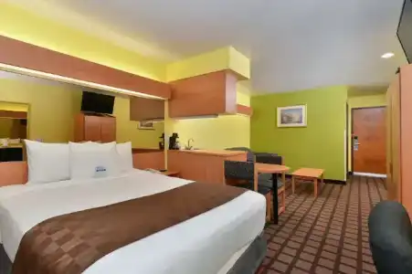 Quality Inn & Suites Fort Worth North - Haltom City - 31