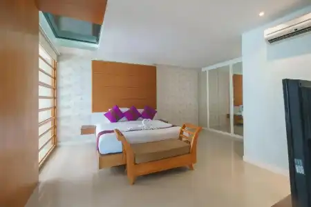 Royal Beach View Suites - 12