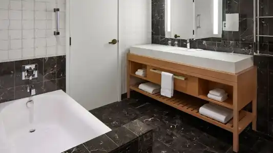 Deltas by Marriott Toronto - 75