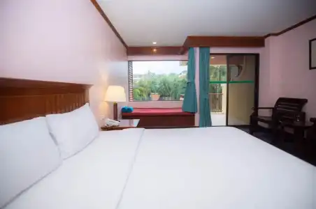 Baumanburi Patong - 60