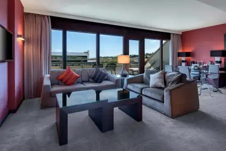 Hilton Geneva and Conference Centre - 6