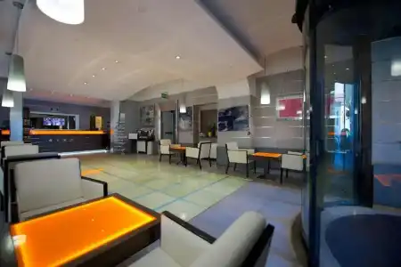Best Western Crystal Palace - 29