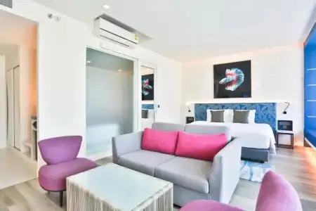 Clover Patong - 72