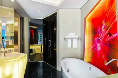V, Curio Collection by Hilton - 62