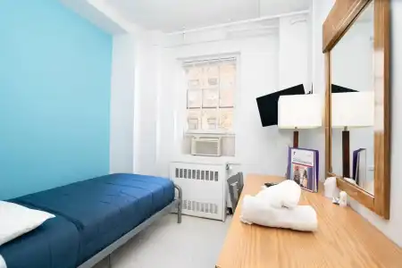 West Side YMCA Hostel - 57