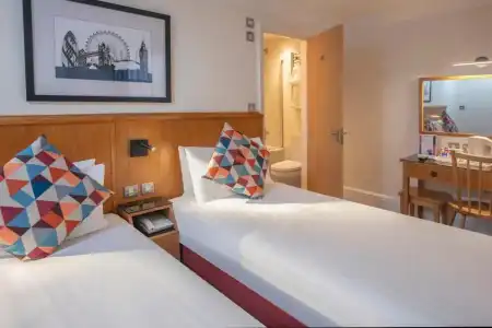 Queensway Sure Collection By Best Western - 12