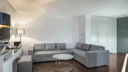 Nirvana Cosmopolitan - 64