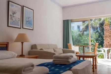 Paphos Gardens Holiday Resort - 9
