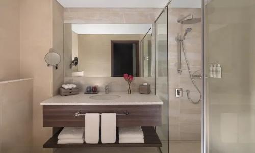 Avani + Palm View Dubai & Suites - 71
