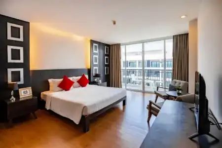 J Pattaya - 50