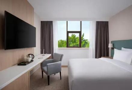 DoubleTree by Hilton - 35
