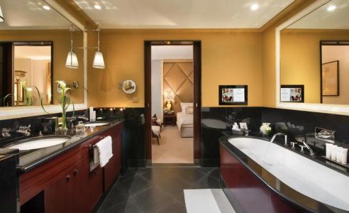 Hôtel Barrière Fouquet's Paris - 17