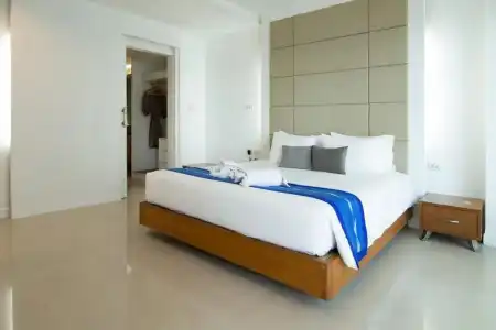 Royal Beach View Suites - 21