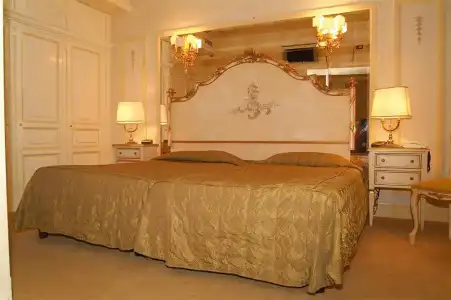 Champagne Palace - 39