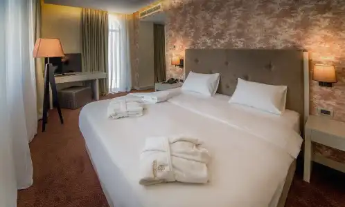 The Grand Gloria - 38